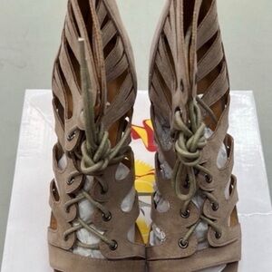 Elegant Tan Women's Shoes